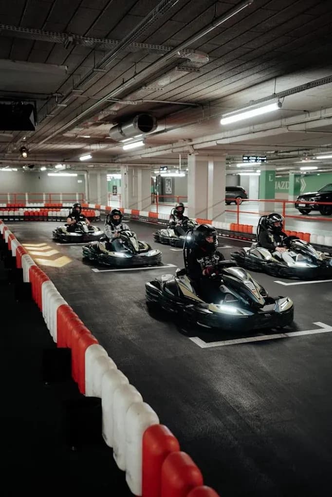 zdjęcie 5 w PITLANE