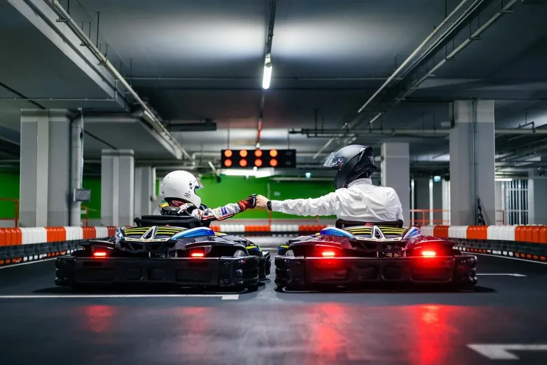 zdjęcie 6 w PITLANE