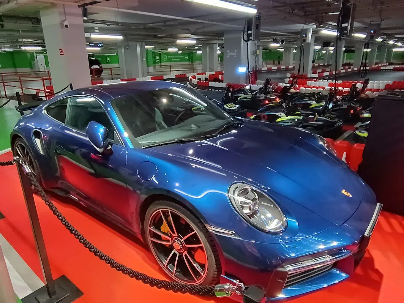 zdjęcie 7 w PITLANE